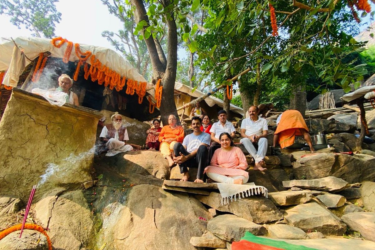 Sangha · 2021–2026 · 371